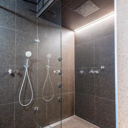 Hotel Jiskra Na Celadne 3*