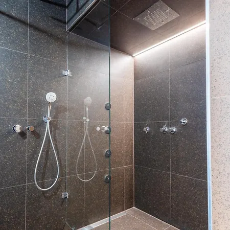 Hotel Jiskra Na Celadne 3*